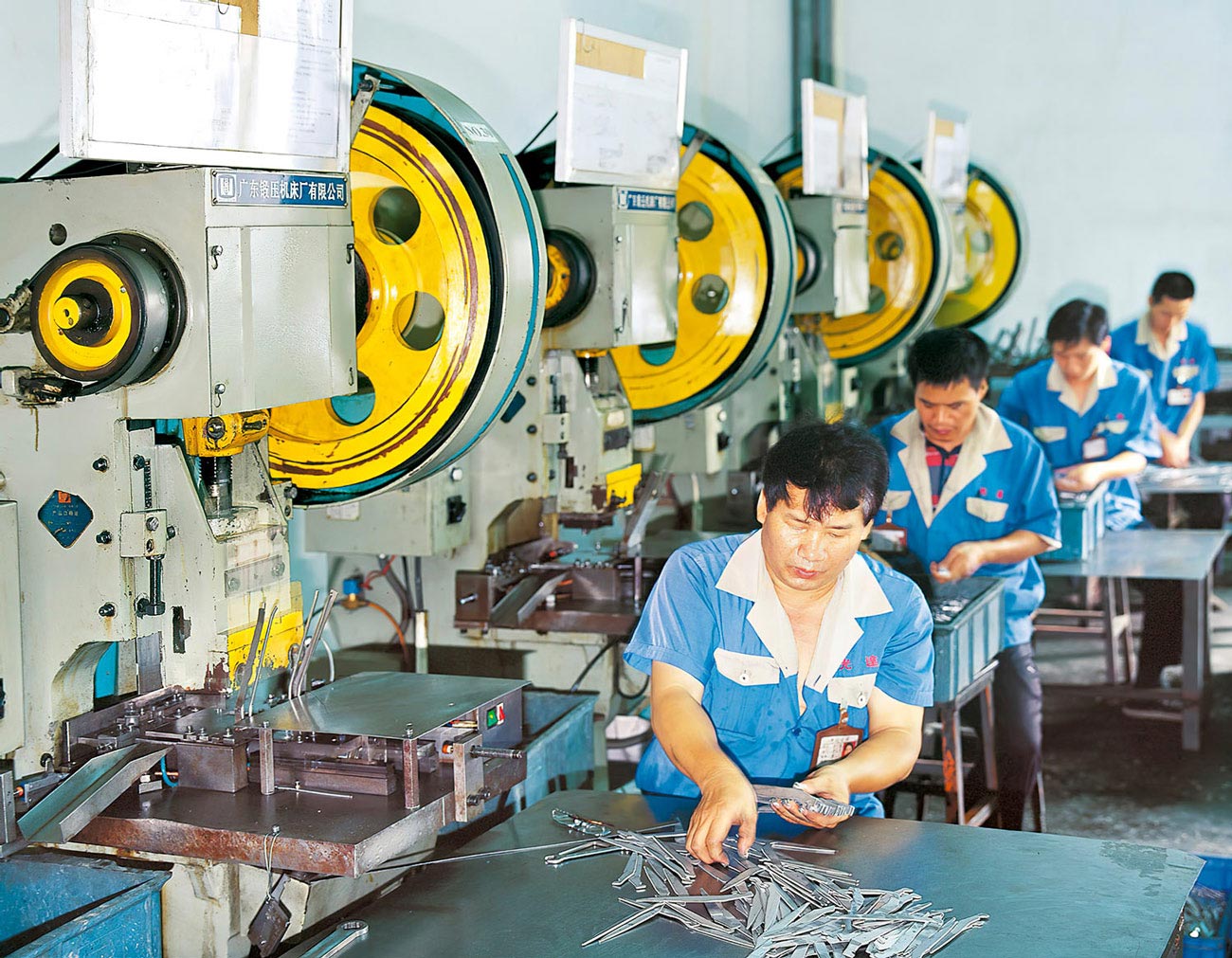 Kitchen-Scissors-Factory-2