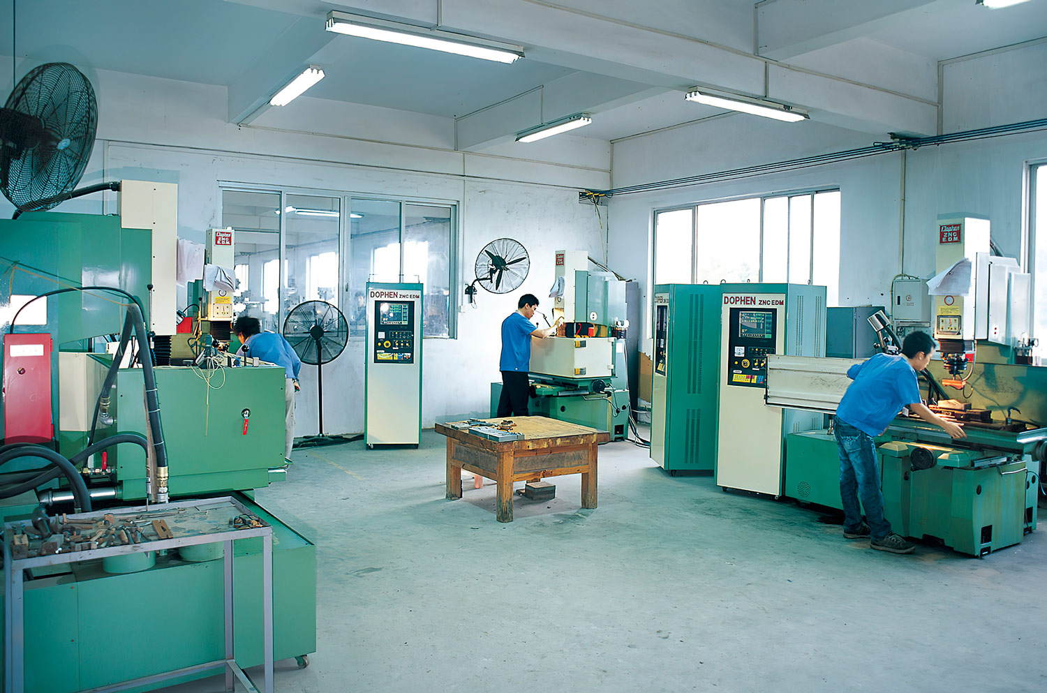 kitchen-scissors.com-R&D-Department-2