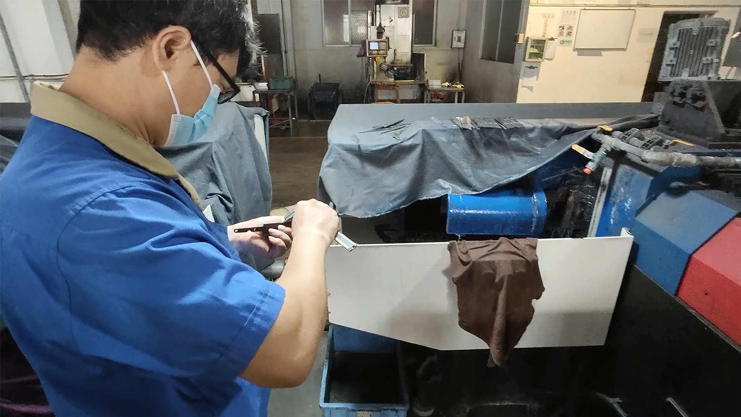 kitchen-scissors.com-R&D-Department-4